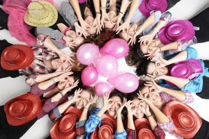 shooting-photo-lausanne-enterrement-vie-de-jeune-fille-studio-déguisements-copines