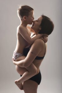 photo-shooting-grossesse-maternite-lausanne-studio-artistique-femme-enceinte-photographe