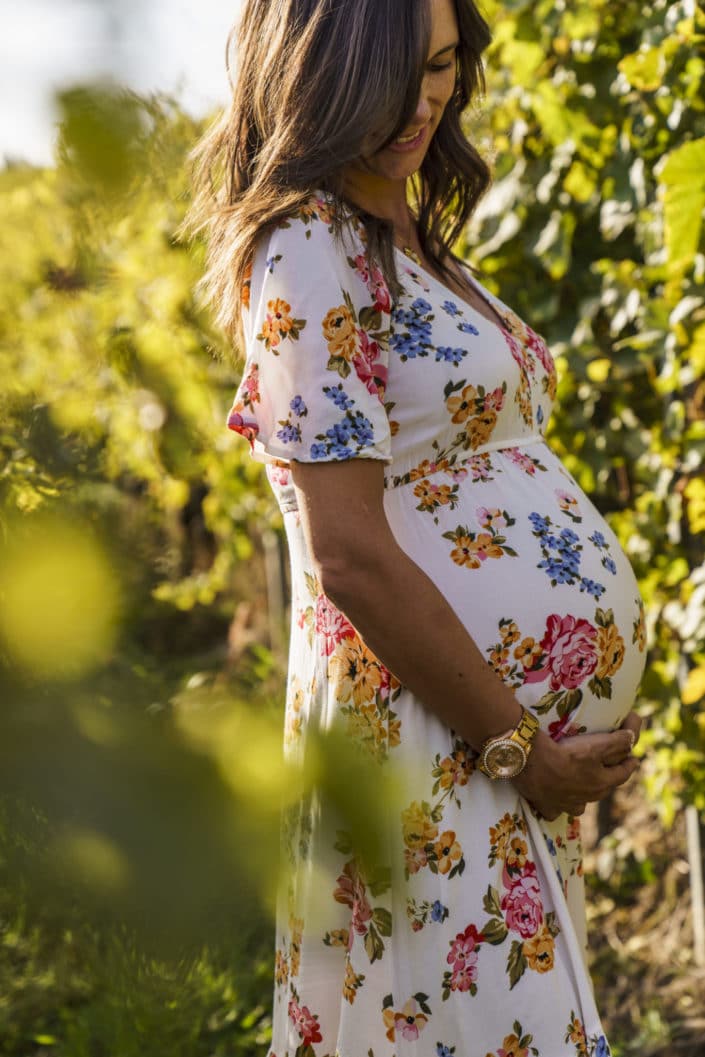 LausannePhoto-shooting-maternité-grossesse-parents-bebe-exterieur-nature-vignes-lavaux-suisse-photo-03