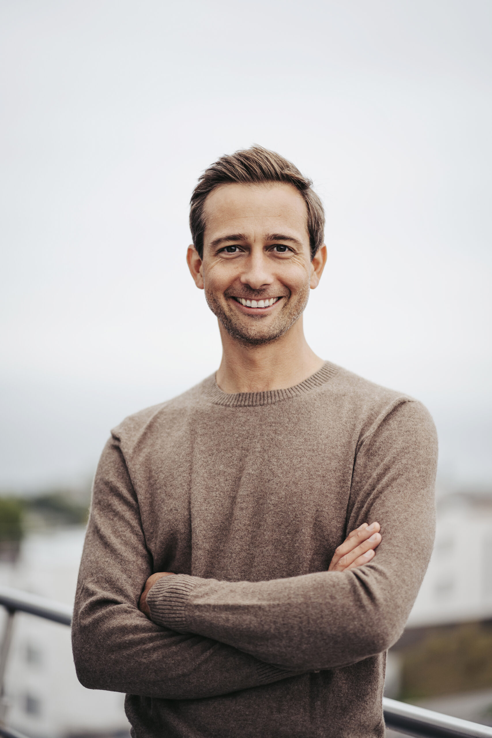 Lausanne-photo-shooting-portrait-professionnel-cv-reseaux-studio-entreprise-exterieur